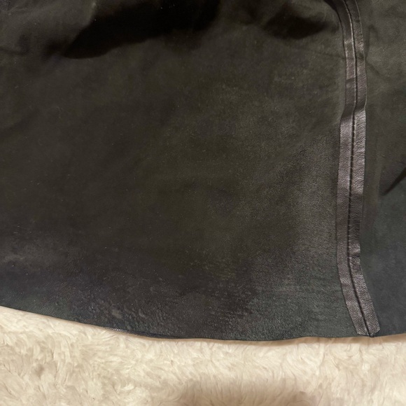 Banana Republic Women’s Lambs Leather Pleated Mini Skirt • Black • Size 10 - Picture 7 of 10